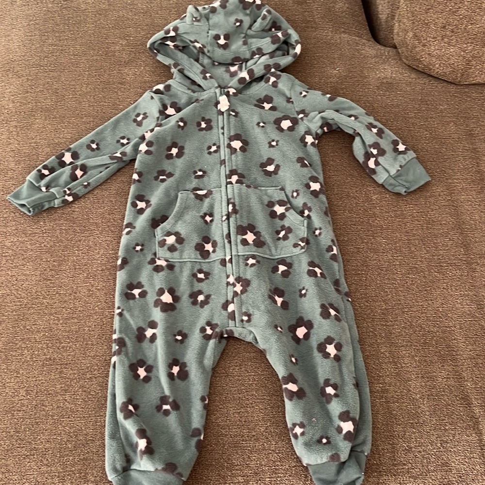 Warm play suit